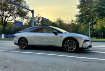 小鹏P7+以全程智驾，护航2024黄埔马拉松比赛