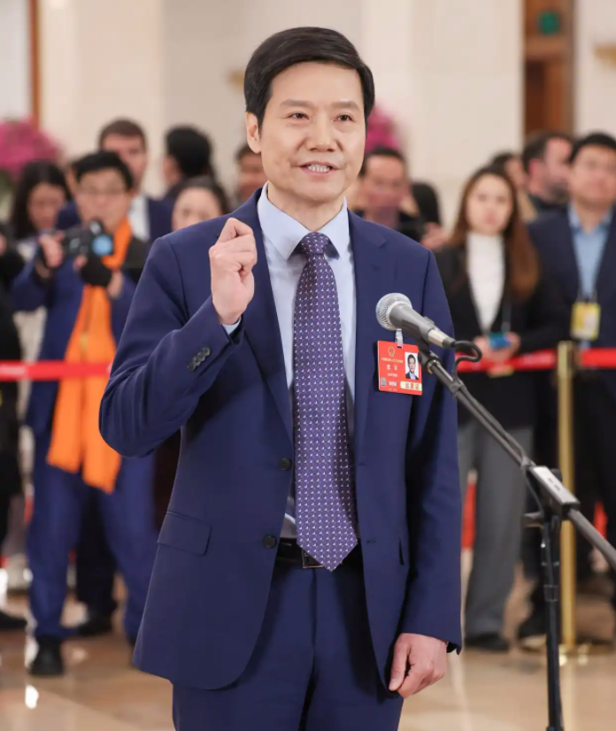 两会热点丨规范智驾、优化“绿牌”、出海寻增量：车企代表热议行业新方向