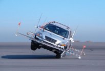 腾势 N9 以 160km/h 刷新鱼钩测试记录
