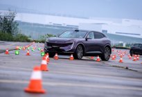 和特斯拉Model Y抢市场？阿维塔07更懂中国消费者