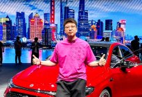 三叉星徽，永远闪耀"双车首秀"开启"科技奔驰"