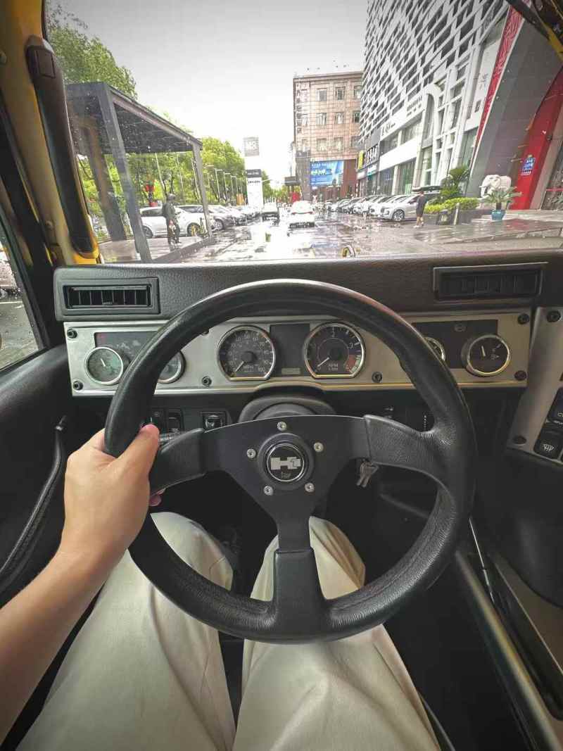 军工血统悍马H1 Alpha版，超越工具的机械图腾