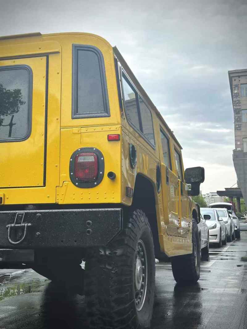 军工血统悍马H1 Alpha版，超越工具的机械图腾