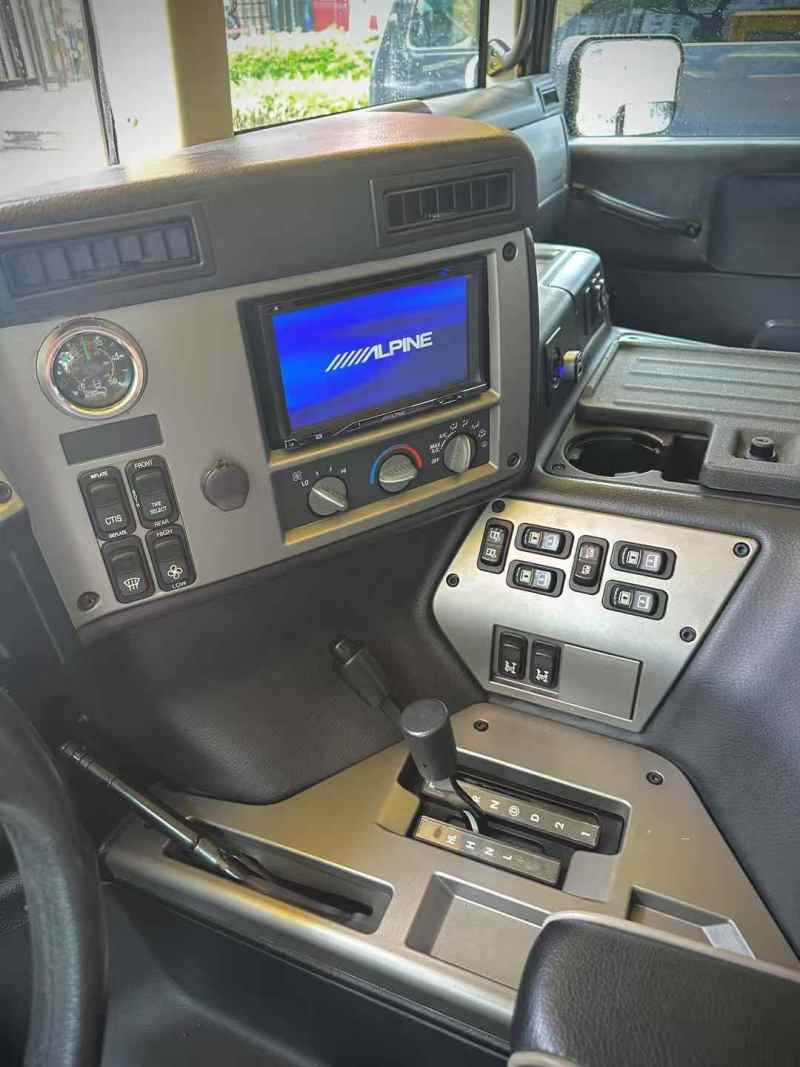 军工血统悍马H1 Alpha版，超越工具的机械图腾