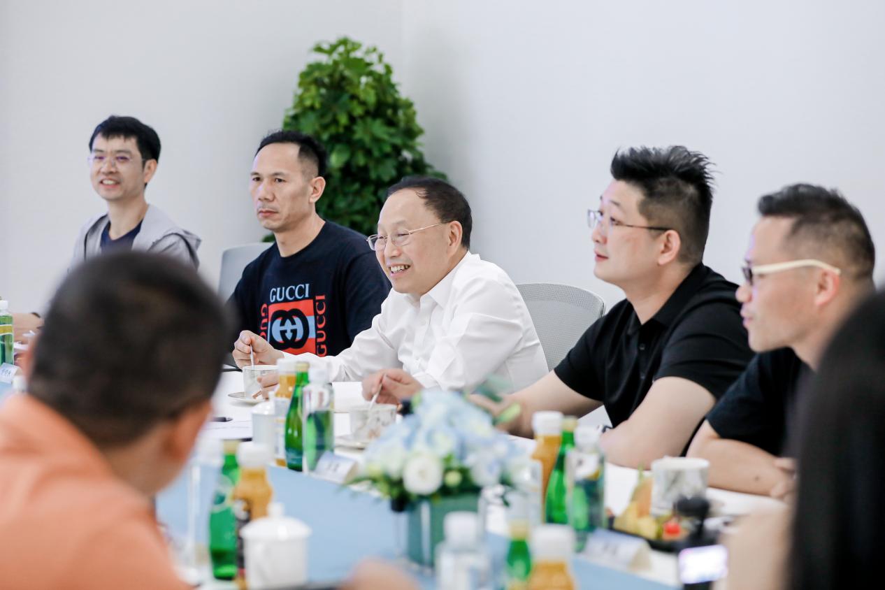 与用户共话新豪华，赛力斯张兴海：不安全的车坚决不造