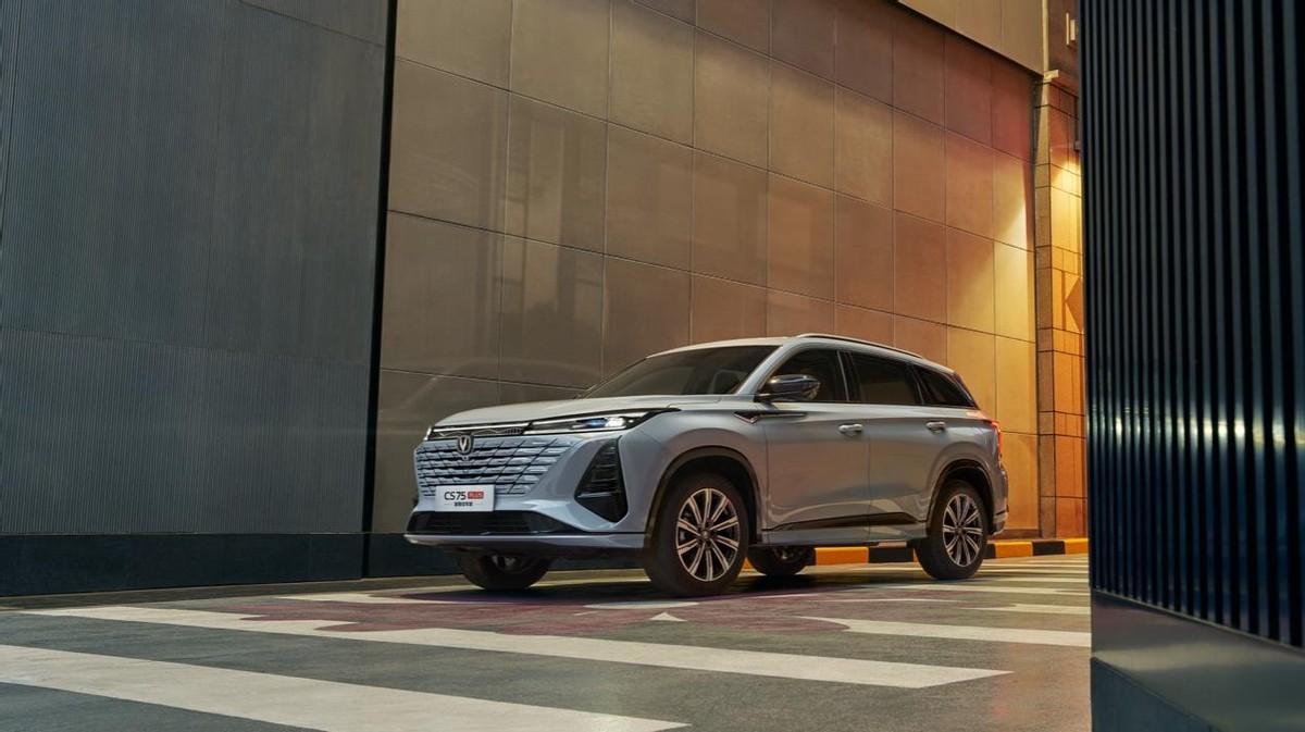 新动力！新座舱！CS75PLUS焕新上市，限时价9.19万起(图13)