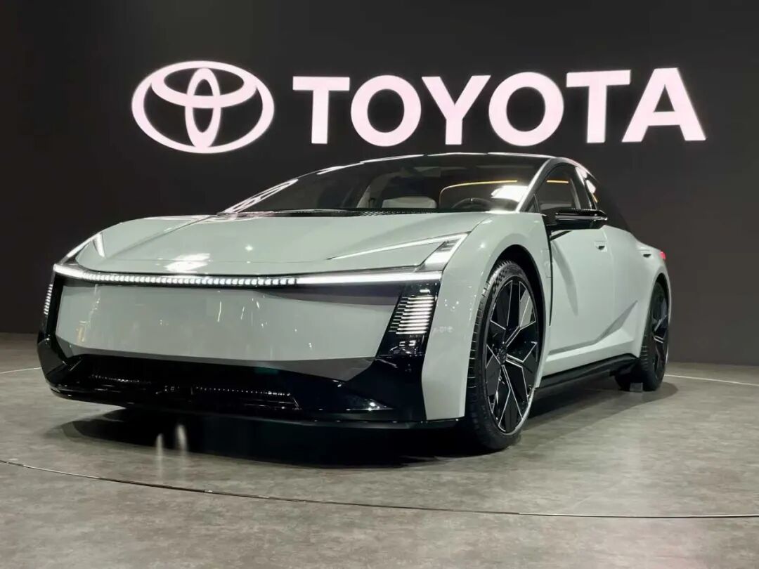 2025东京车展:丰田卡罗拉认不出,马自达概念车惊艳,日系车支棱起来了?