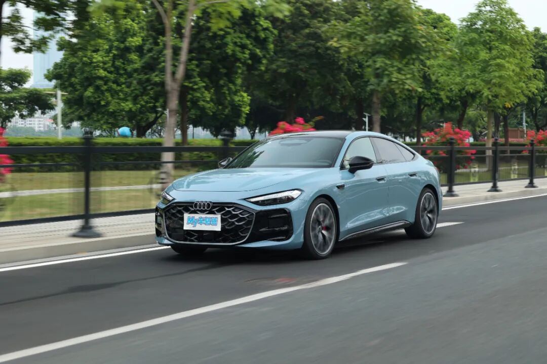 首搭华为乾崑,车机、智驾全面进阶,上汽奥迪A5L Sportback真的太香了