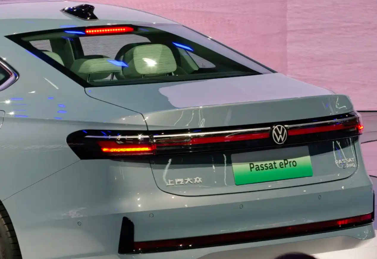 大众首款9系旗舰来了！搭载增程，上汽大众还带来混动车帕萨特ePro