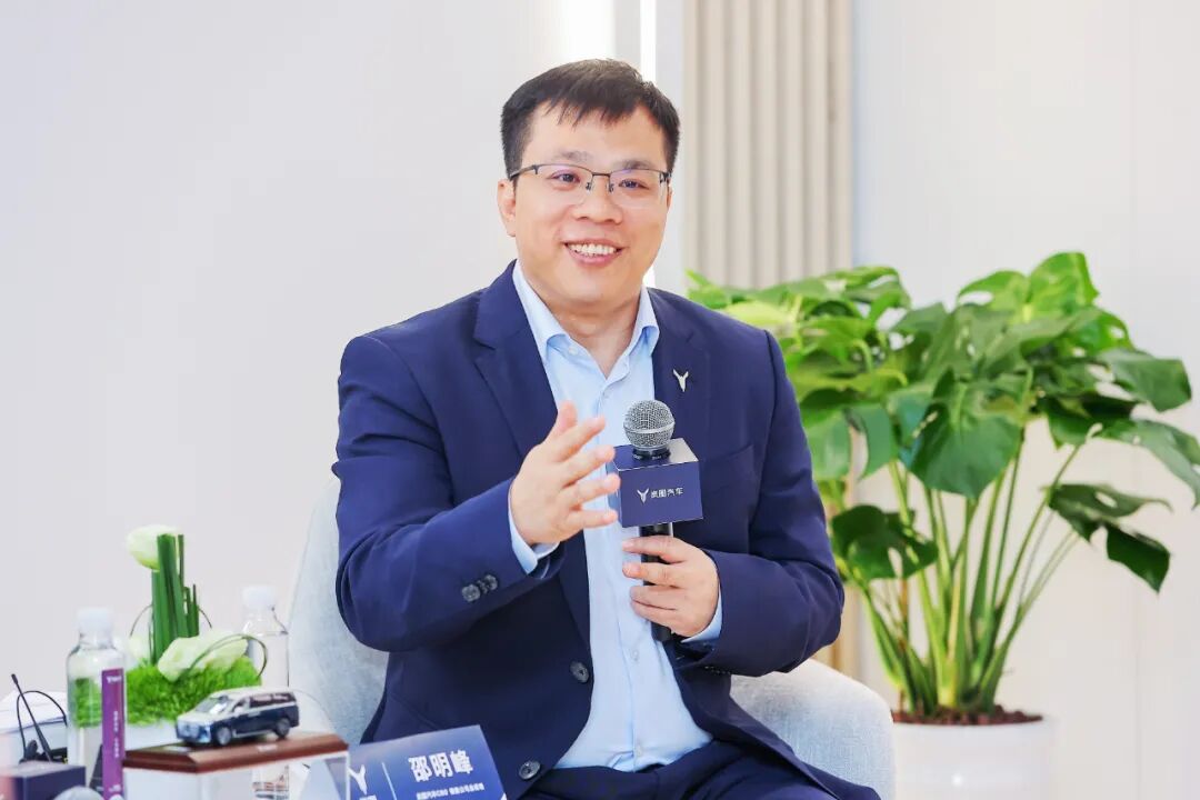 专访｜岚图高层：把中国旗舰品牌搞上去