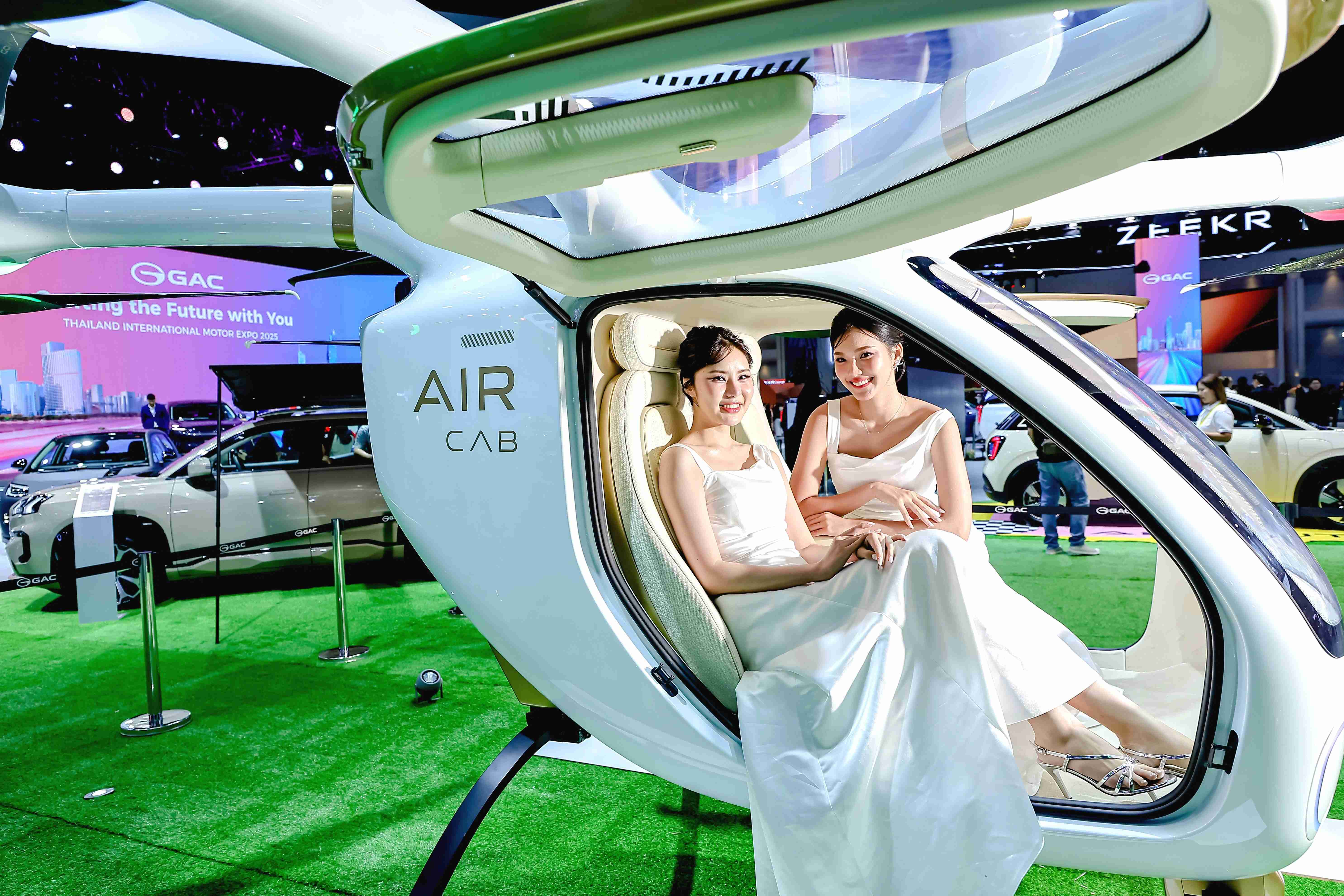 低空出行黑科技登陸曼谷，高域飛行汽車成泰國車展焦點(圖3)