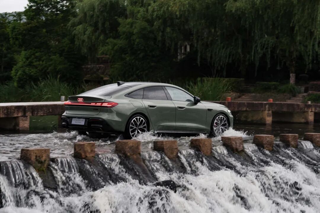 合资2.0“上奥迪”双子星，正刷新豪华品牌的上限