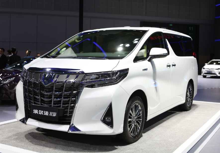 在燃油车时代，提到高端MPV，第一时间往往会想到丰田埃尔法。由于埃尔法在港台地区颇受名流、明星欢迎，在大陆地区又要加价才