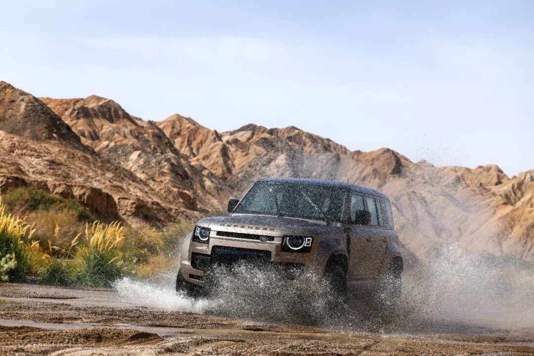 从达喀尔拉力赛到世界越野拉力锦标赛，路虎卫士只为“冒险”！