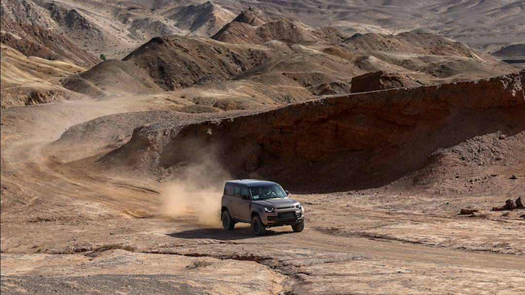 从达喀尔拉力赛到世界越野拉力锦标赛，路虎卫士只为“冒险”！