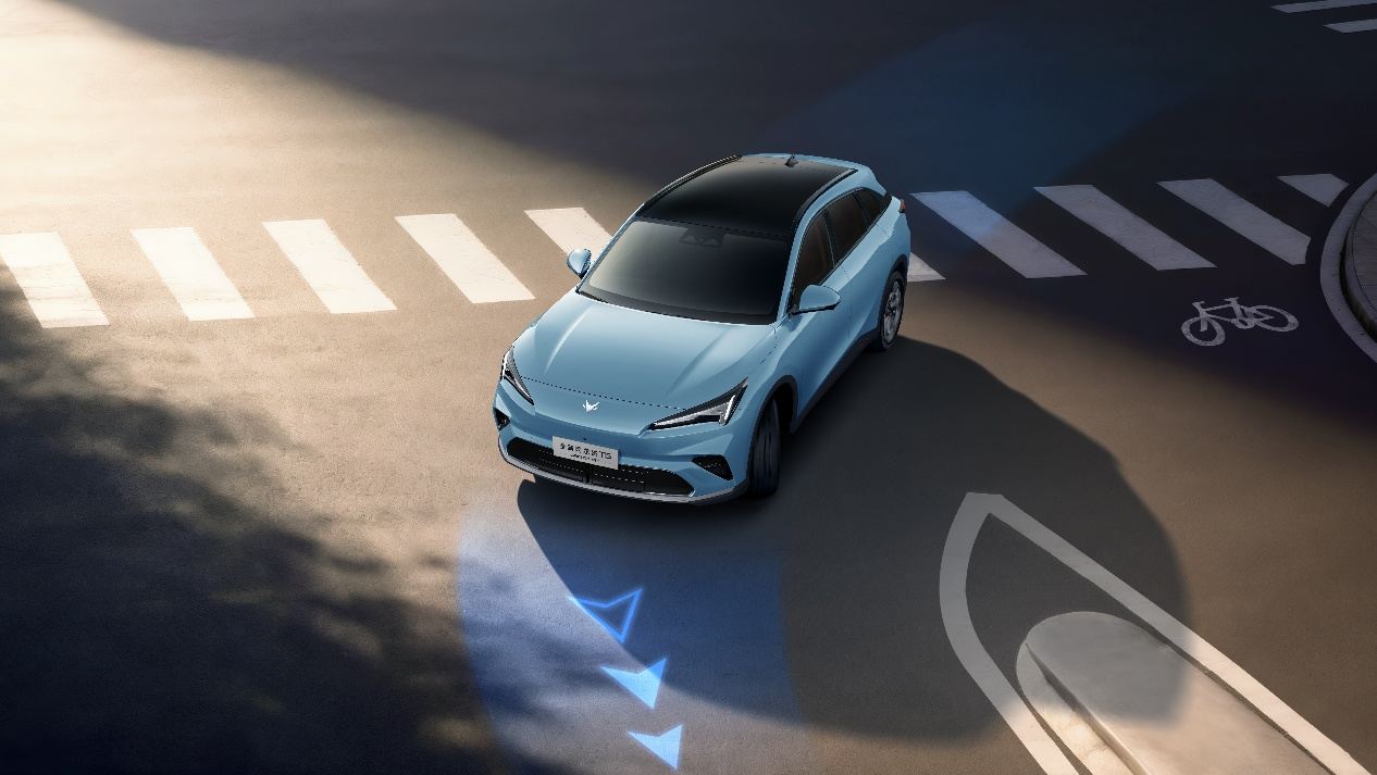 十多万SUV也讲究，极狐全新阿尔法T5把高阶体验拉进日常