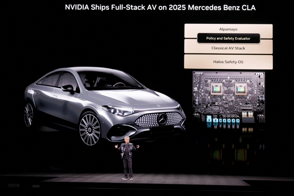 行业丨抢着贴AI标签，CES 2026车圈的野心很大