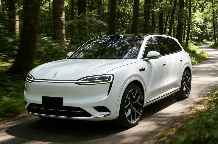 新车丨尚界Z7、智界V9、问界M6等，鸿蒙智行2026年火力全开，谁慌了？