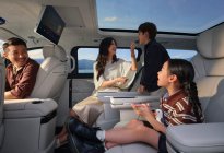 路特斯调校+AI增程，银河V900打破MPV固有认知