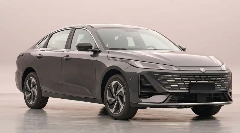 新车丨深蓝、长安启源、阿维塔，长安汽车2026年开启新车轰炸模式