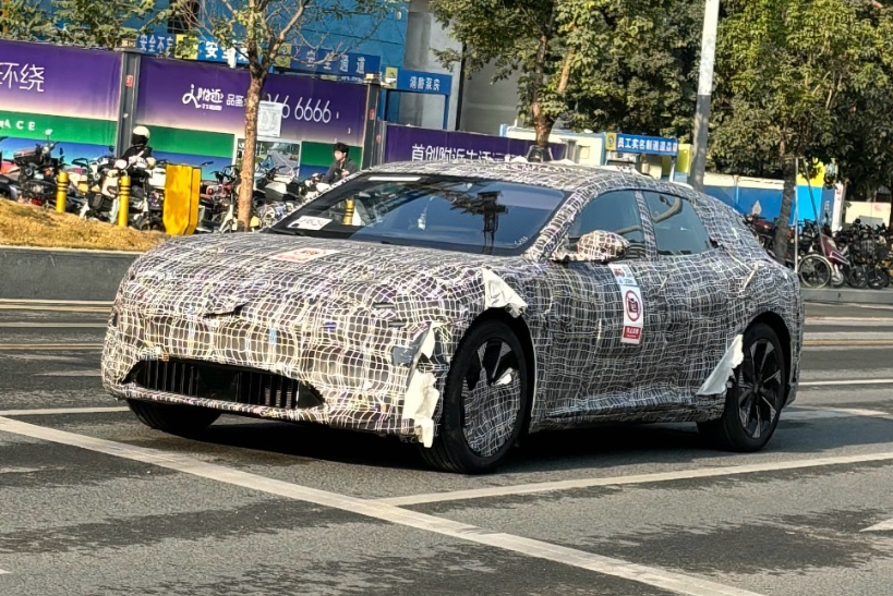 新车丨深蓝、长安启源、阿维塔，长安汽车2026年开启新车轰炸模式