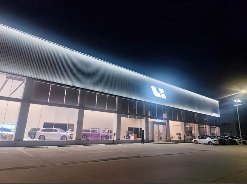 行业丨保时捷掀闭店潮，理想关停约100家门店，是车市大洗牌的前奏