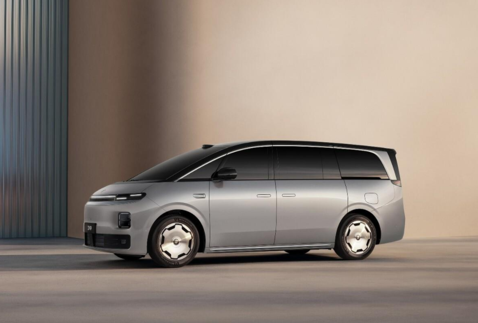 新车丨智界V9、奔驰VLE领衔，MPV成春节全家出行新宠