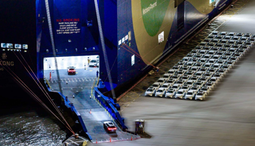 行业丨车企高管两会提案：冯兴亚谈高质量出海，雷军力推机器人