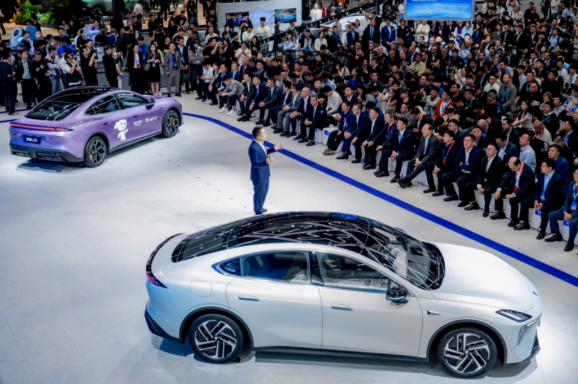 深蓝L06Max北京车展正式上市重塑纯电轿跑驾控新标准(图3)