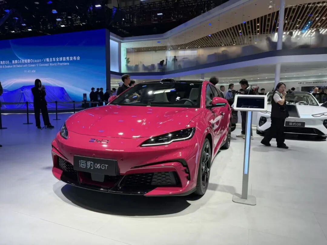 车展｜比亚迪全矩阵新车“炸场”，剑指全球新征程