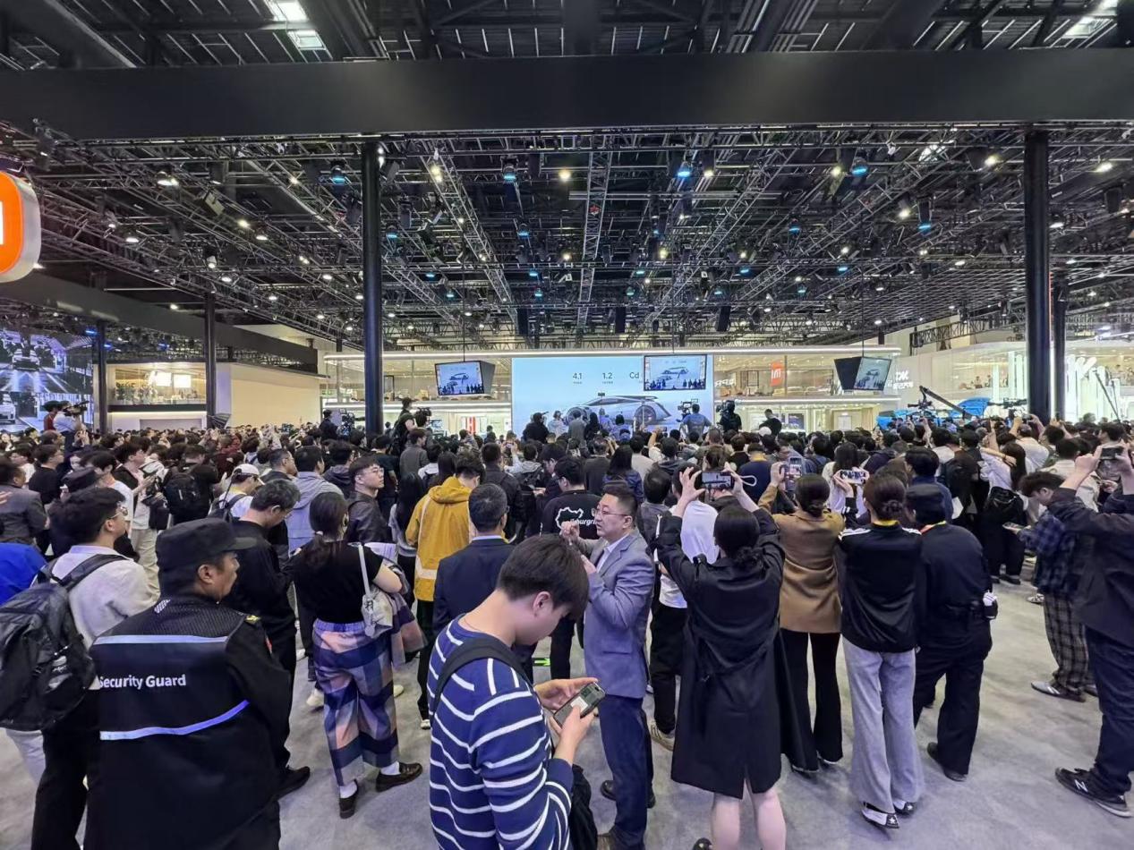 2026北京车展擂台赛，中外车企相互融合又正面对决
