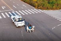 奇瑞商用车以极致试炼实力，为芜湖铁人三项赛筑牢安全屏