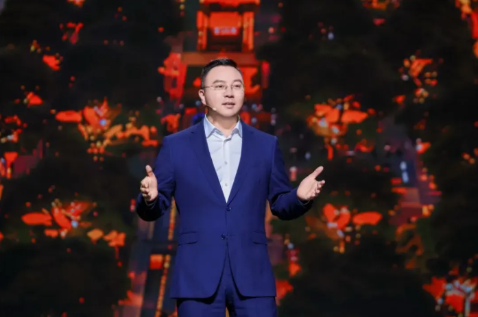 对话王博丨从百万销量到旗舰升维，星越LPLUS给燃油车指出一条新路