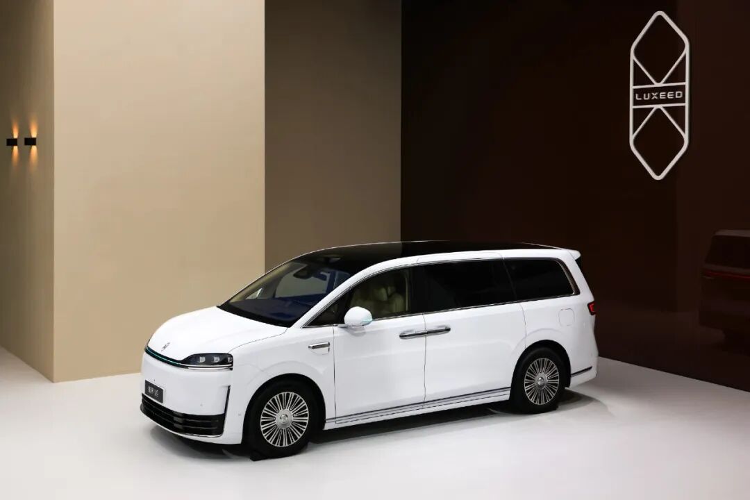 行业丨8月MPV销量：智界V9登顶，丰田赛那的排名出乎意料！